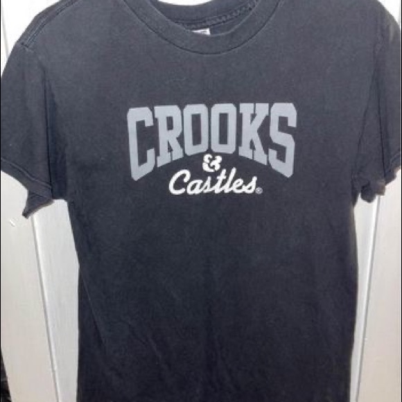 Tops - Crooks & Castles t shirt! Size small.